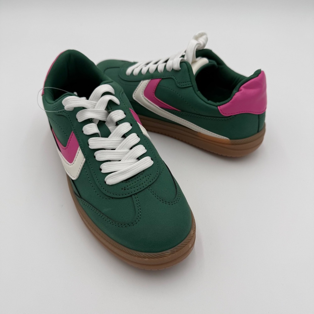 NWOT Dolce Vita Sybela Low Top Retro Sneakers 7 Green‎ Pink Gum Sole Lace Up
